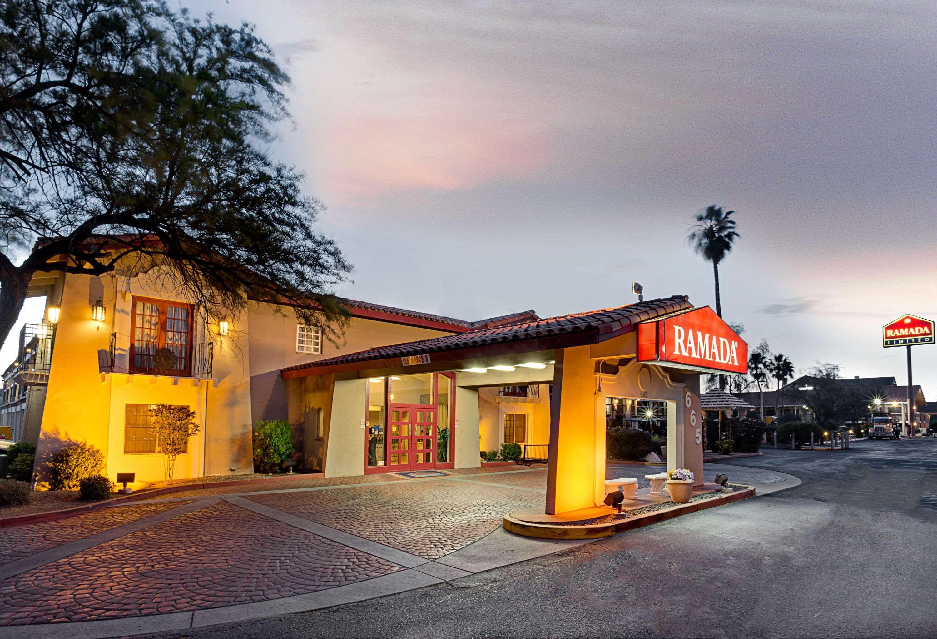 Days Inn By Wyndham Tucson City Center Dış mekan fotoğraf